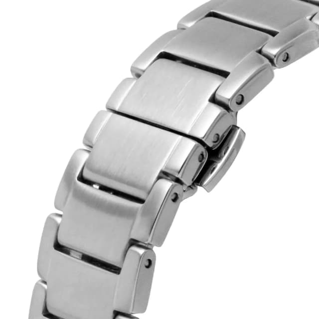 Clasp – view of the metal clasp