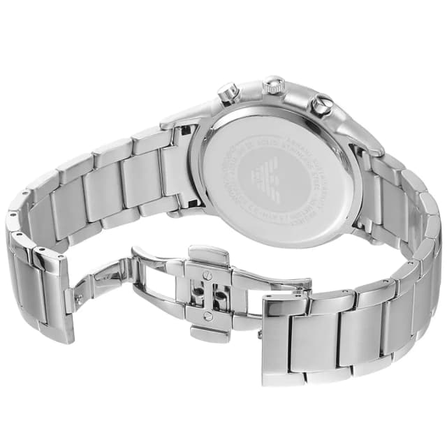 Close-up of the stainless steel bracelet with fine links.