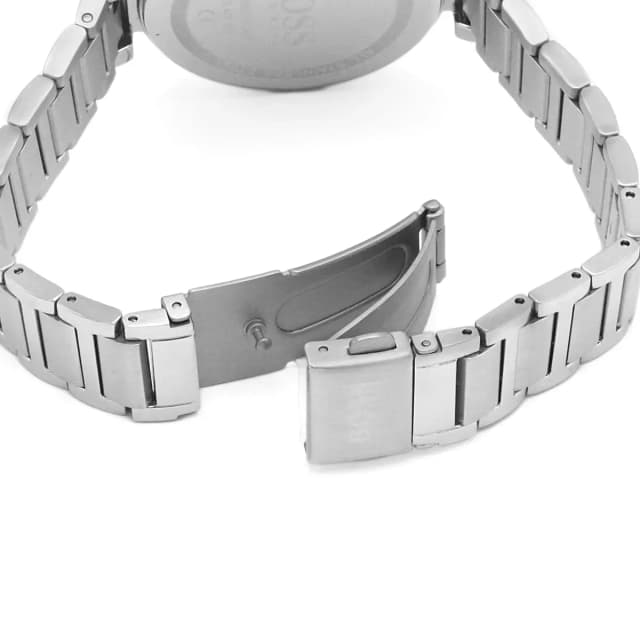 Secure metal clasp with engraved detailing