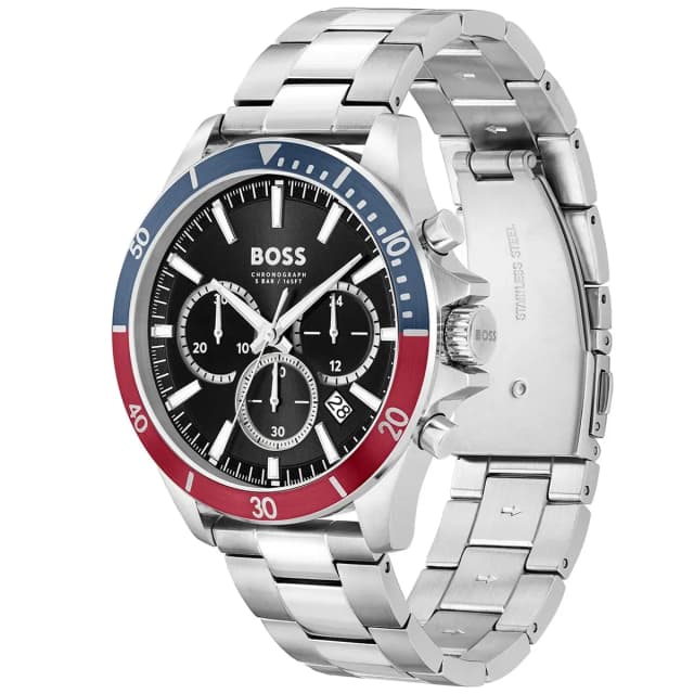 Side view showing the crown and chronograph pushers