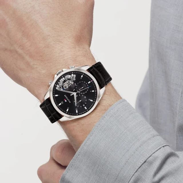 Worn view – the watch on wrist