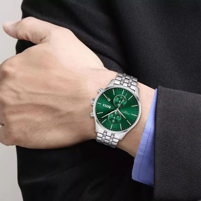 Worn view – the watch worn on wrist
